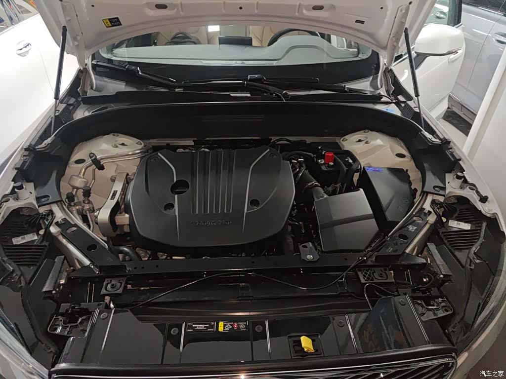 Volvo XC60, 2025 16