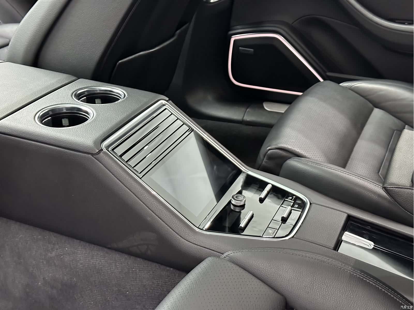 Porsche Panamera, 2018 12
