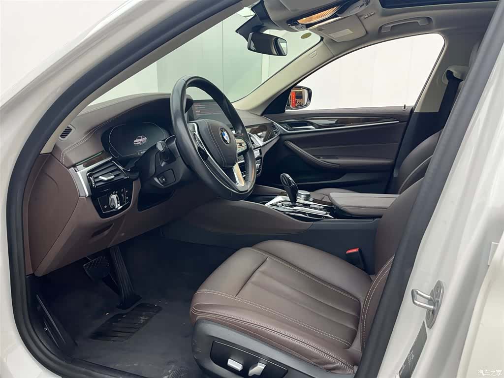 BMW 5 Series, 2020 9