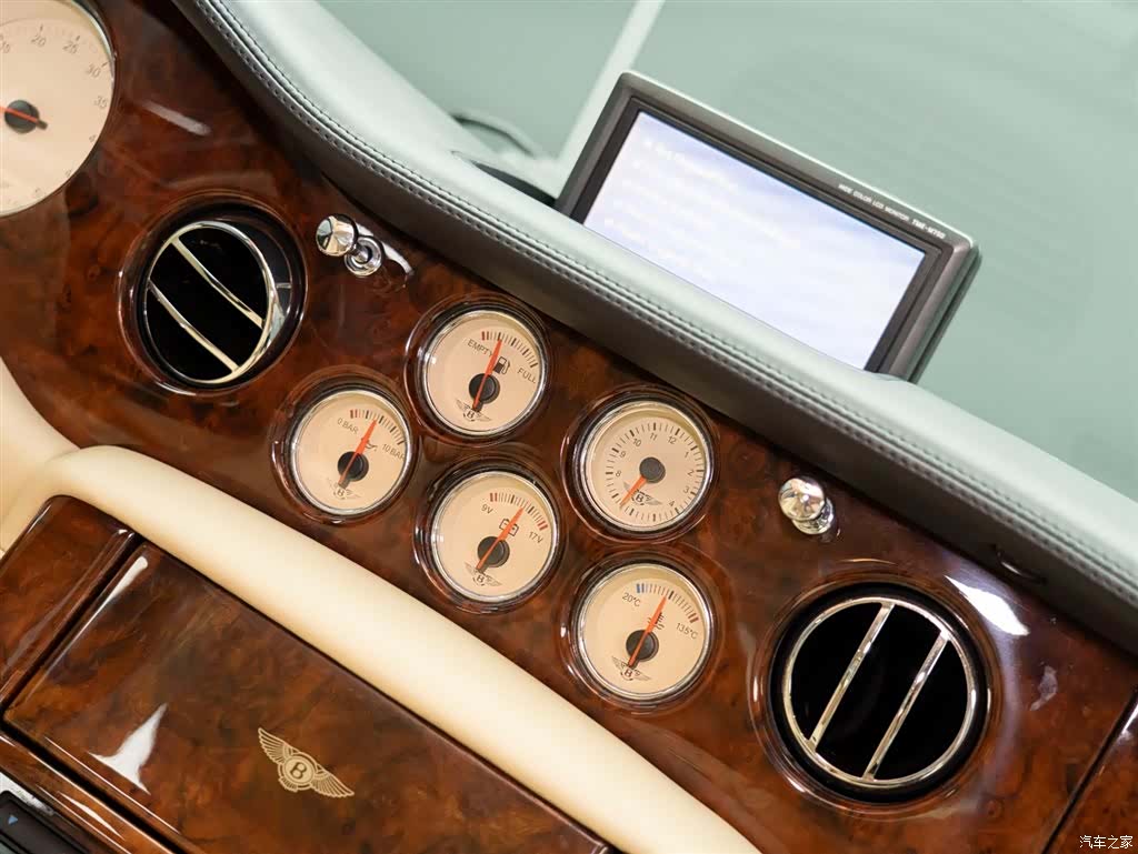 Bentley R, 2004 15