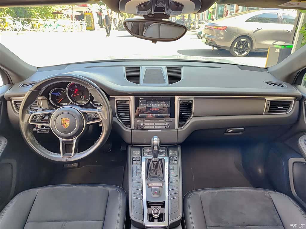 Porsche Macan, 2016 10