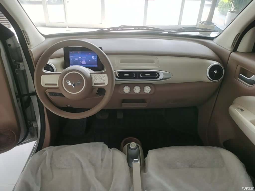 Wuling MINIEV, 2025 10