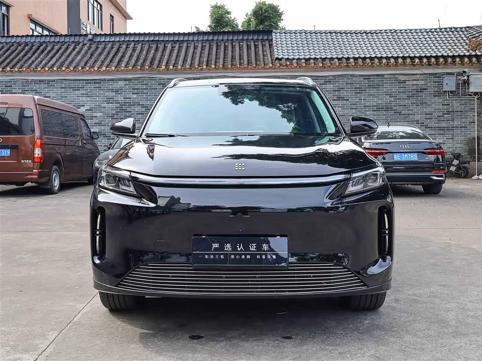 Landwind E5 PLUS