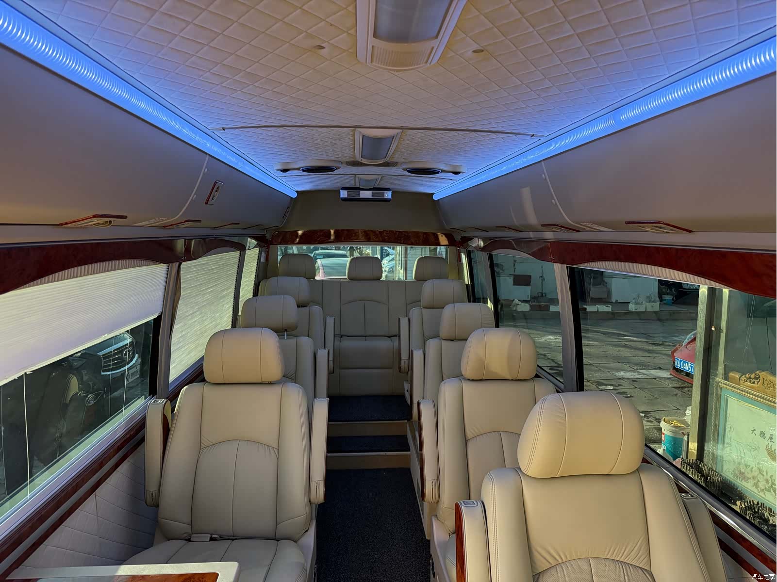 Toyota Coaster, 2012 12