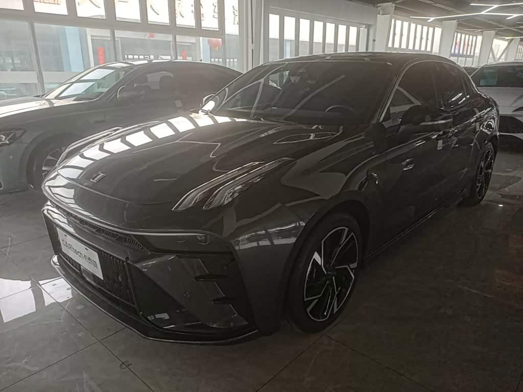 Lynk & Co 03