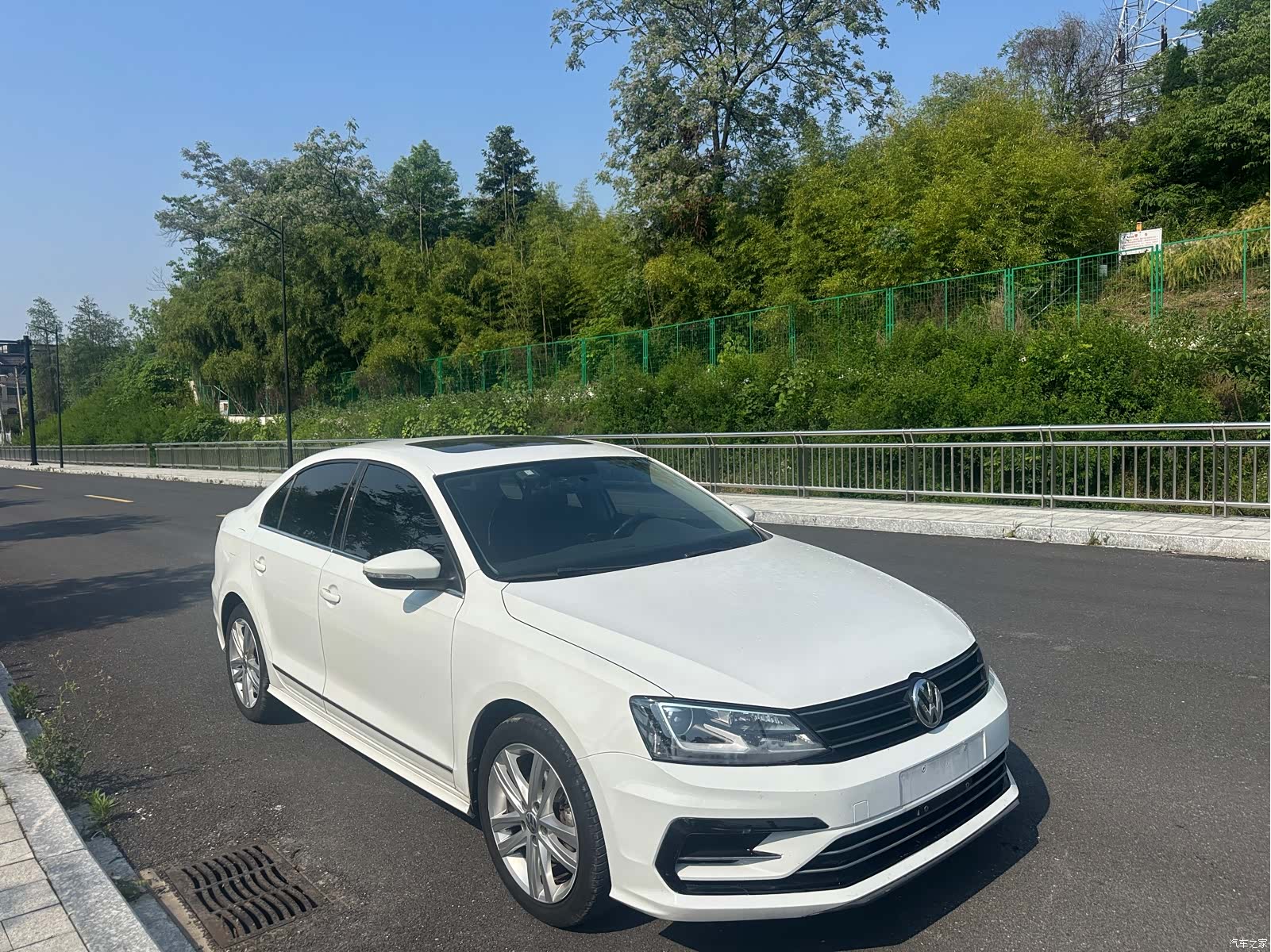 Volkswagen Sagitar