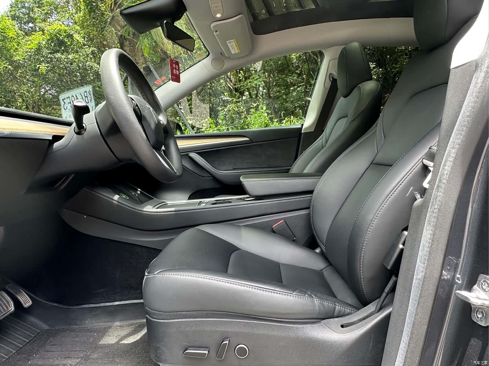 Tesla Model Y, 2023 4