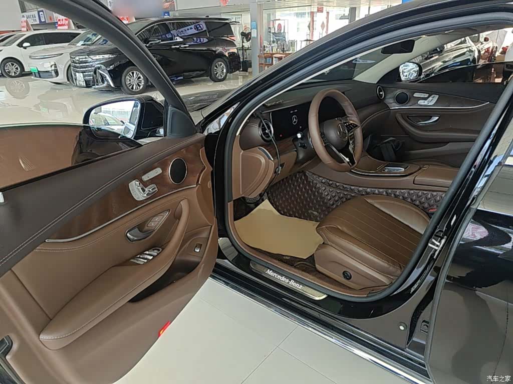 Mercedes-Benz E-Class, 2023 16