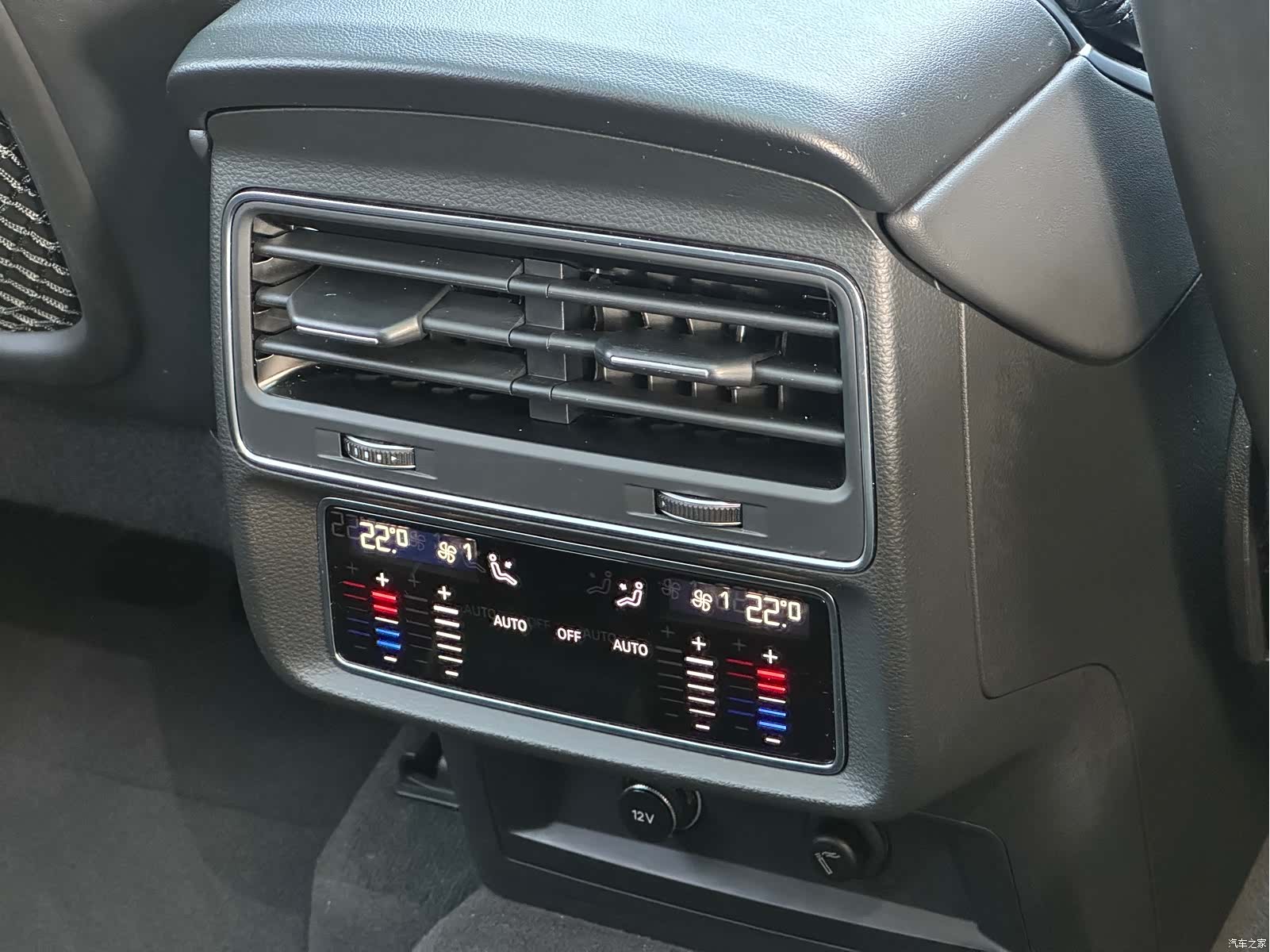 Audi Q7, 2024 11