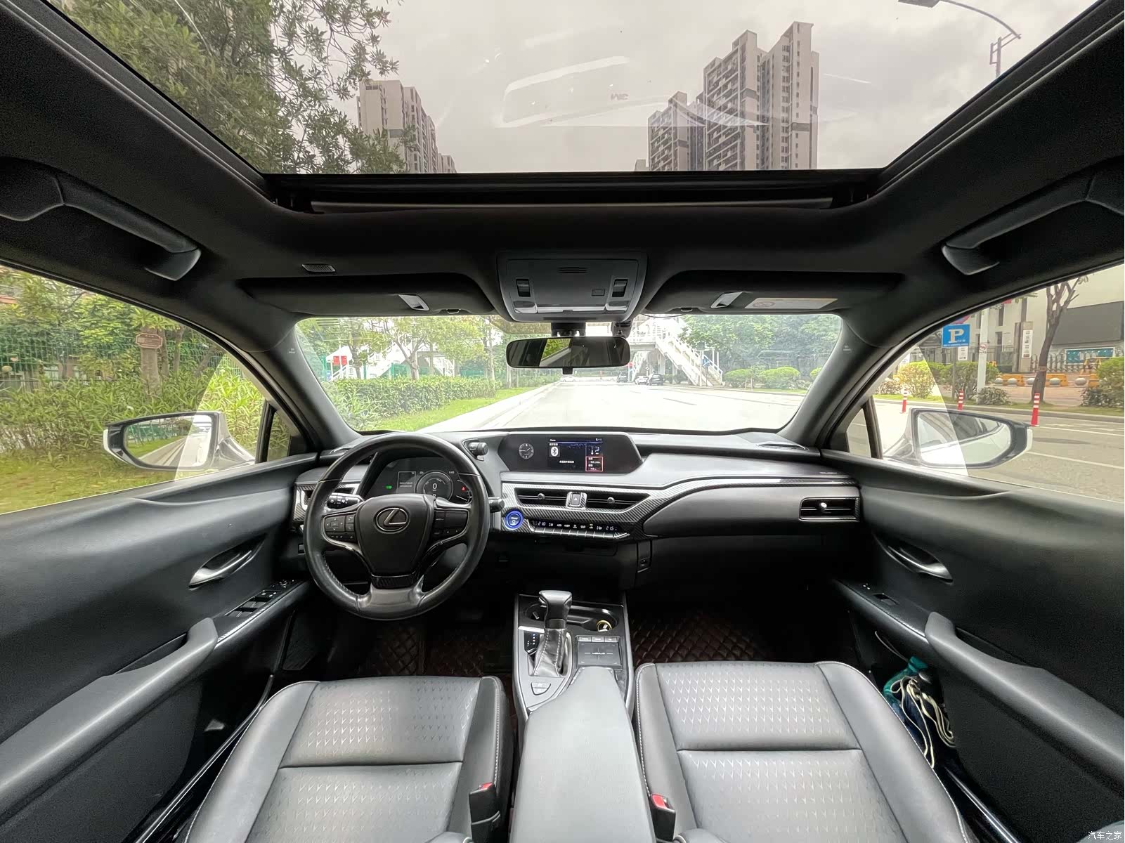 Lexus UX, 2019 11