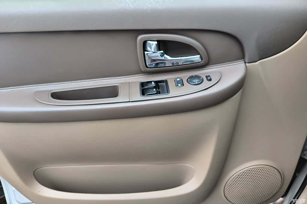 Buick GL8, 2016 7