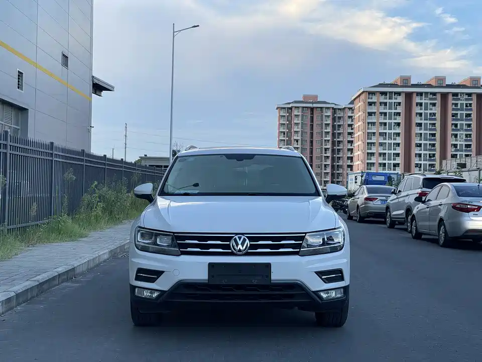 Volkswagen Tiguan L