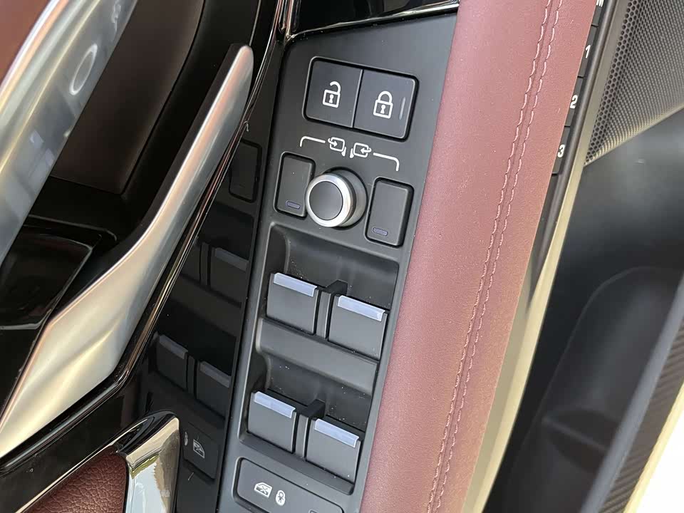 Land Rover Range Rover Aurora