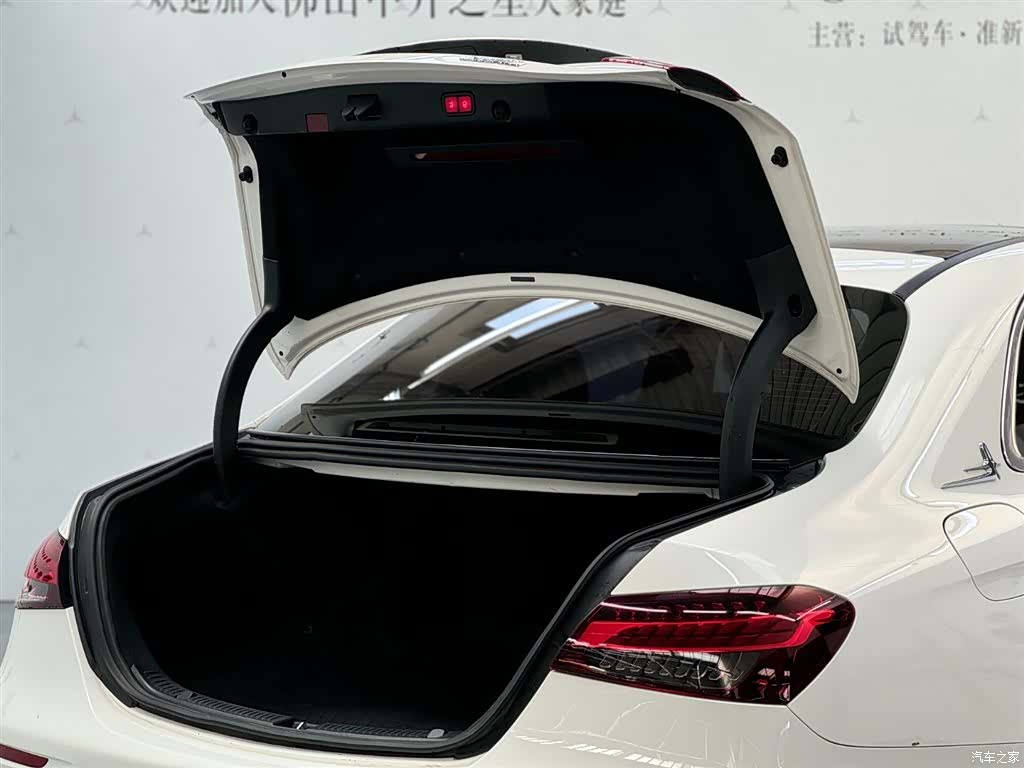 Mercedes-Benz E-Class, 2021 3