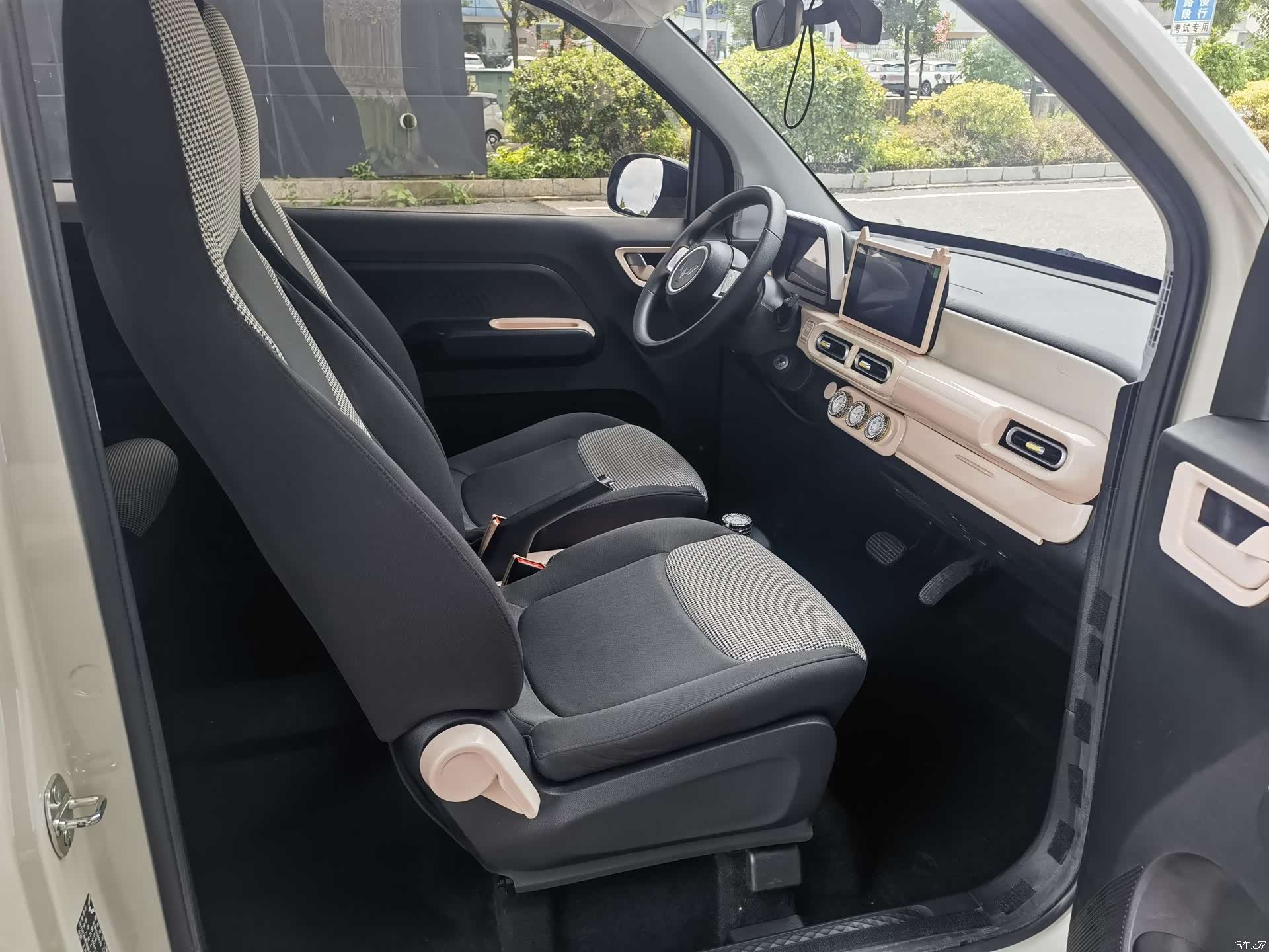 Wuling MINIEV, 2024 9