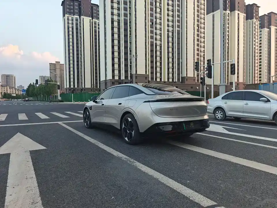 Zeekr 007
