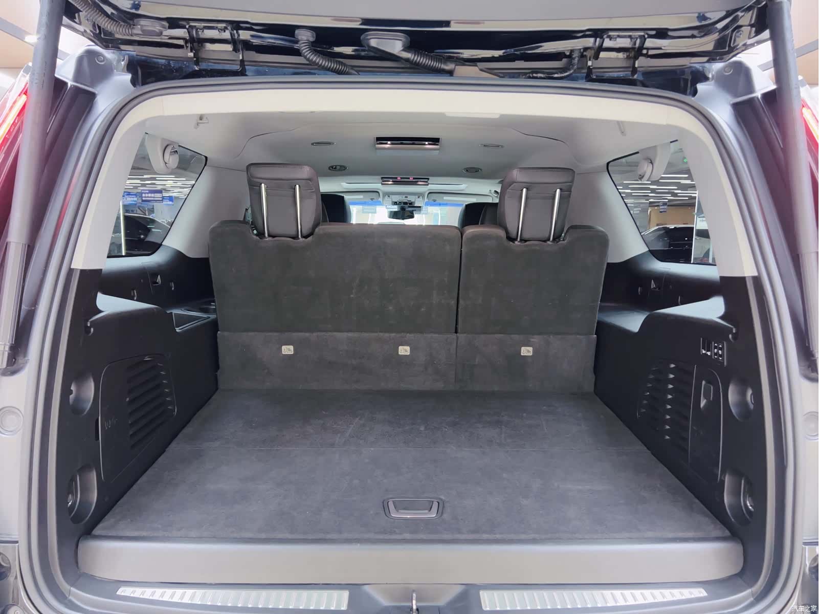 Cadillac Escalade, 2018 18