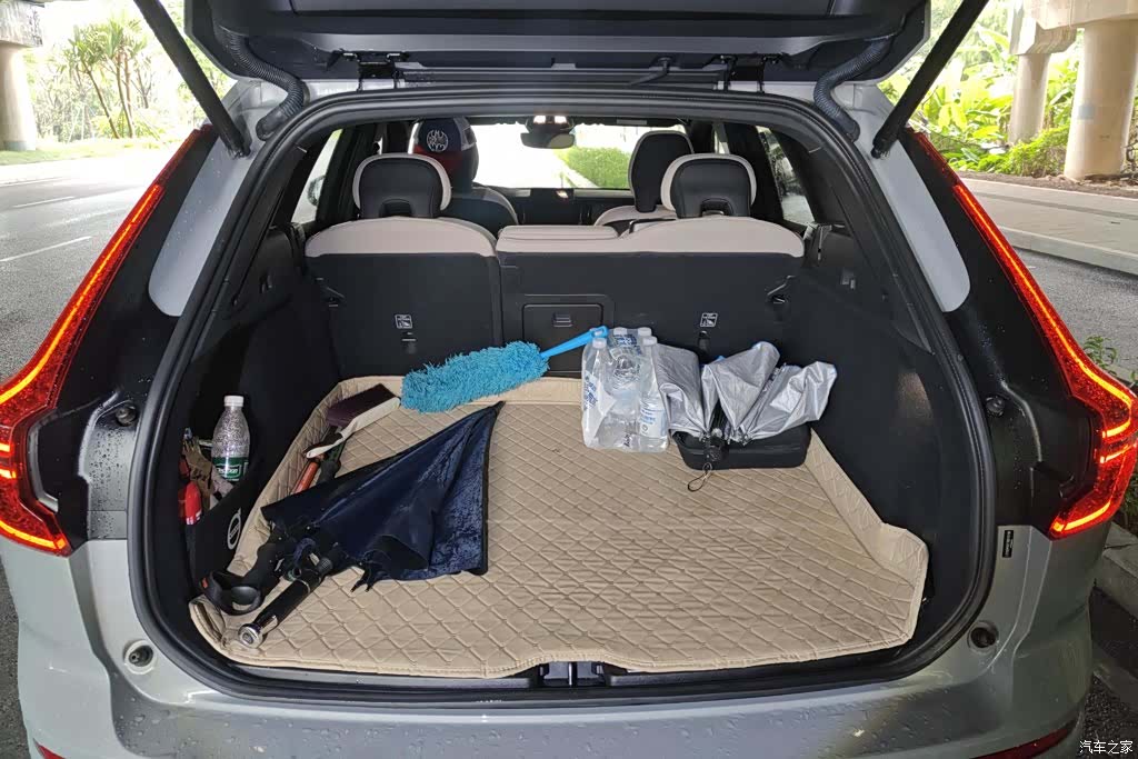 Volvo XC60, 2025 4