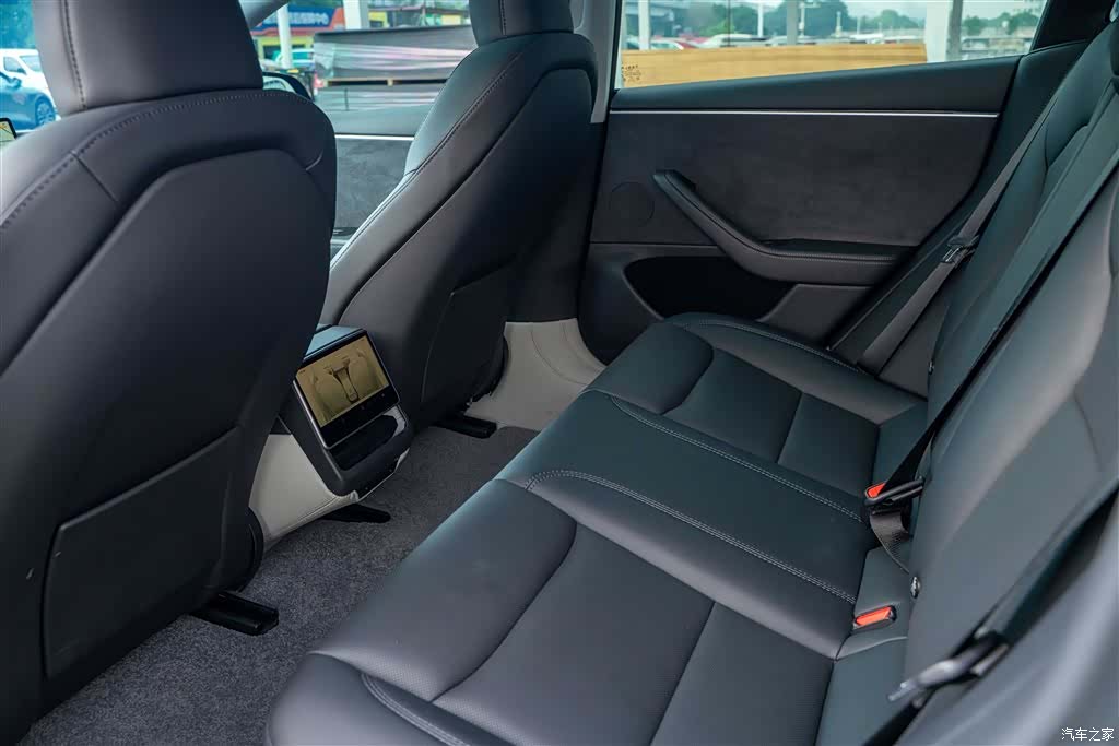 Tesla Model 3, 2023 12