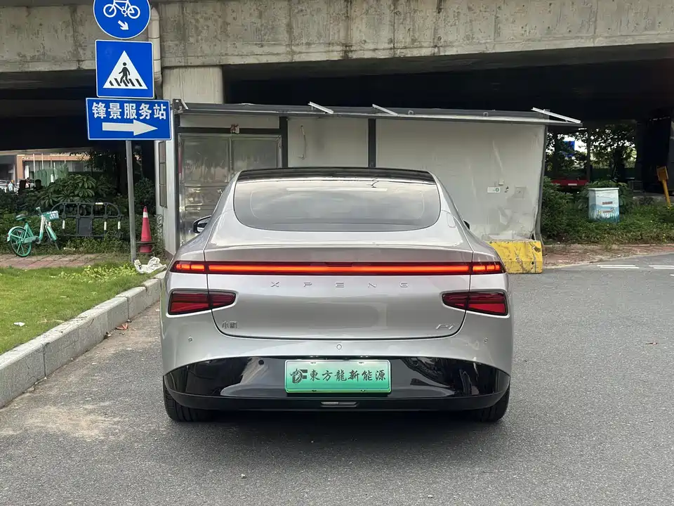 XPENG P7