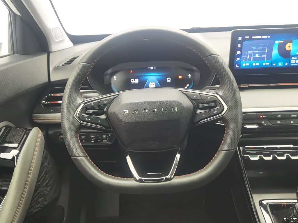 Wuling RS-3, 2021 11