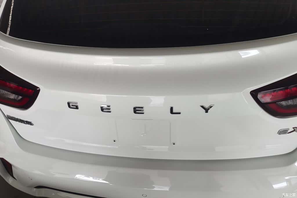 Geely EX3, 2022 4