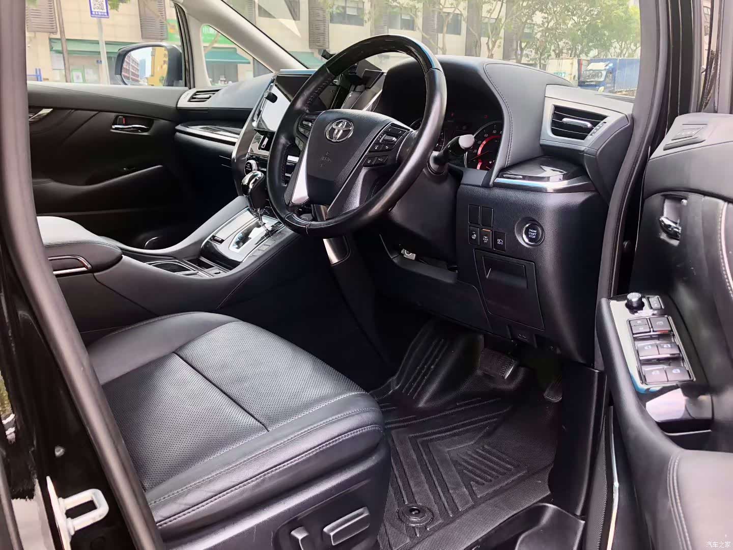 Toyota Alphard, 2018 6
