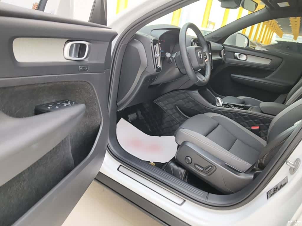 Volvo XC40, 2024 16