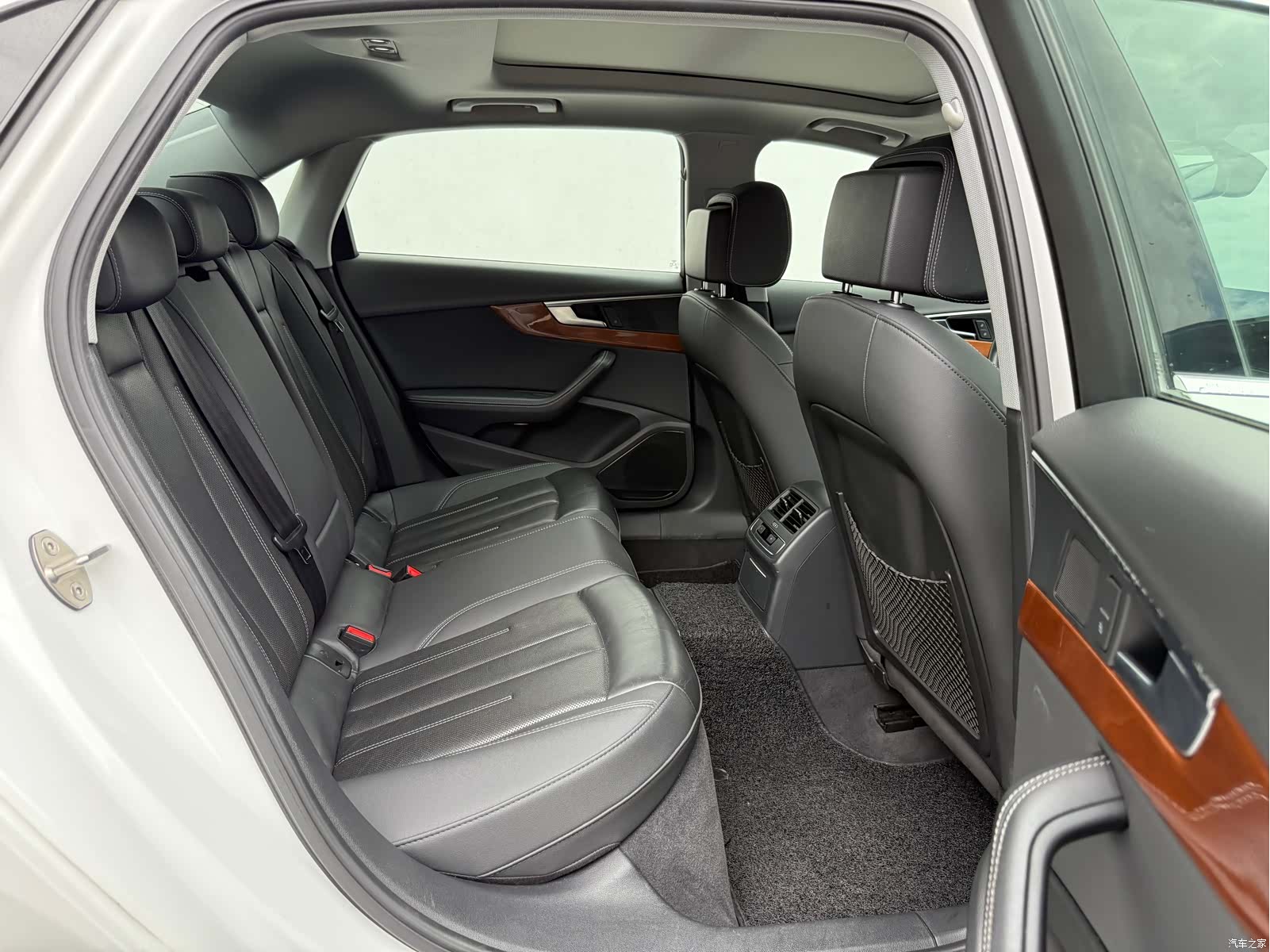 Audi A4L, 2020 7