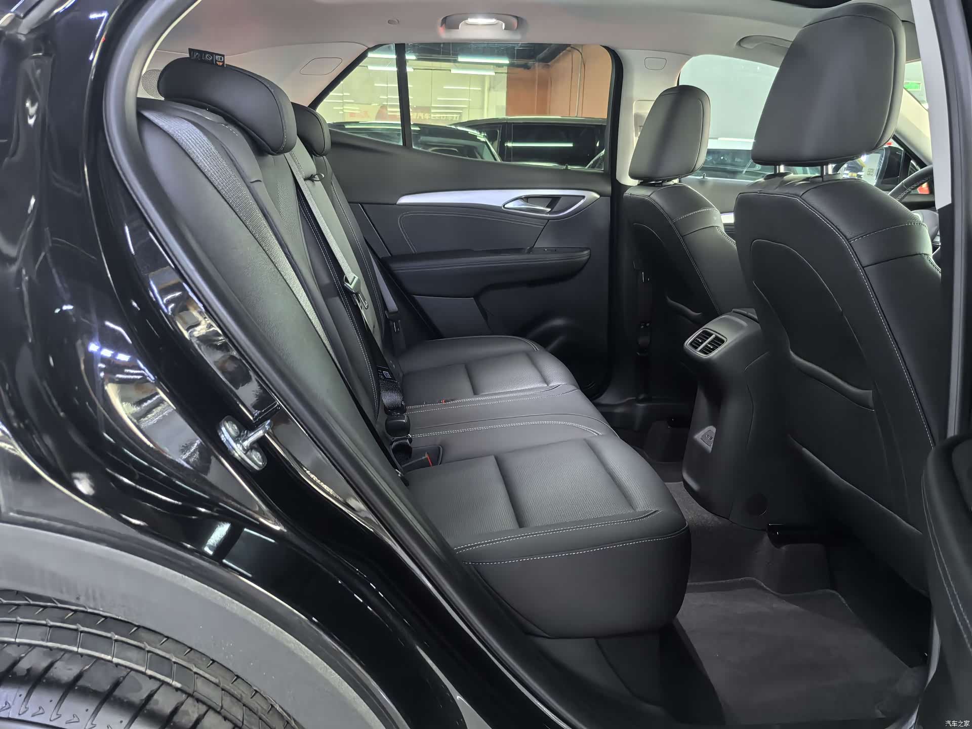 Buick Envision, 2025 10