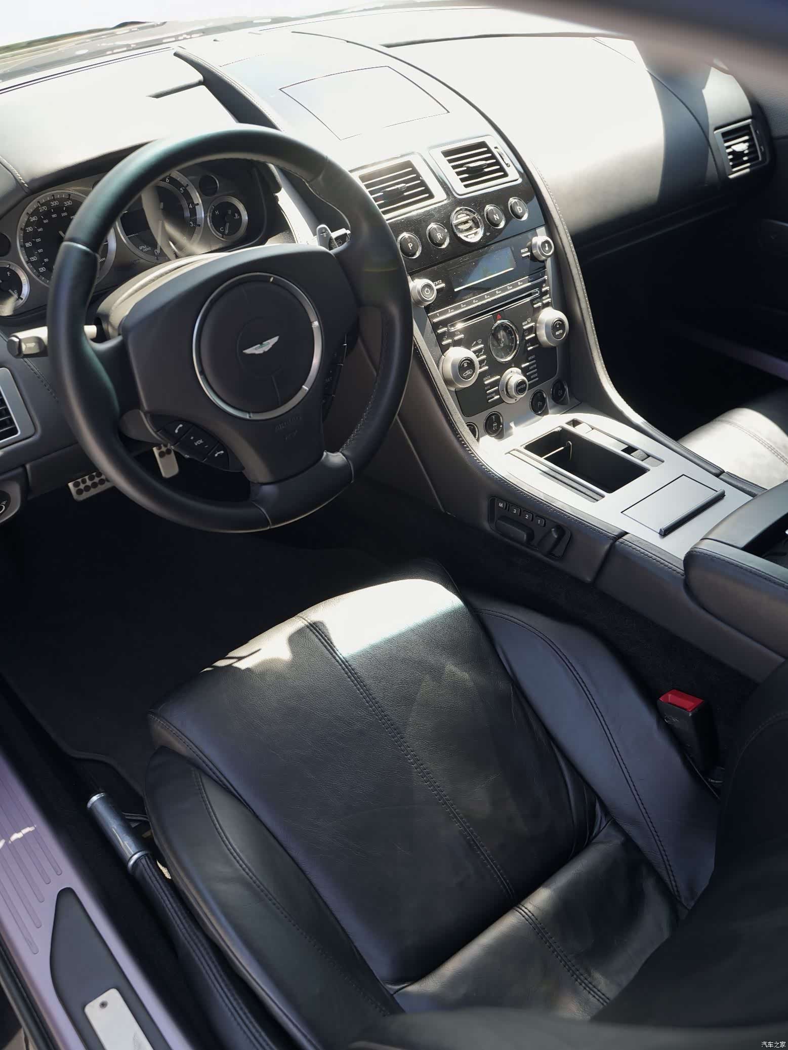 Aston Martin DB9, 2009 14