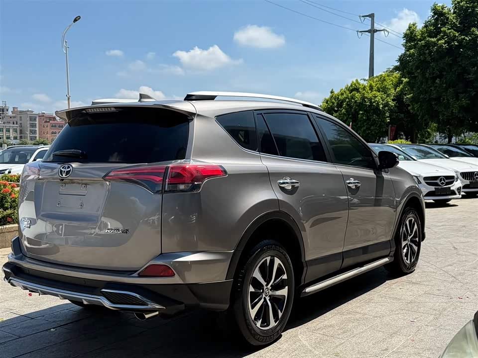 Toyota RAV4 Rongfang