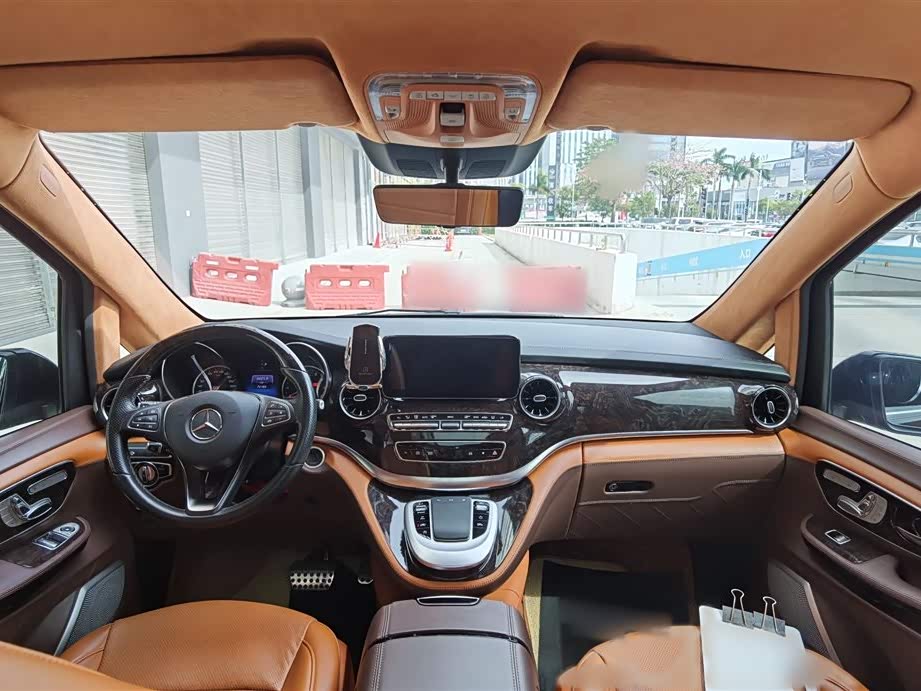 Mercedes-Benz V-class