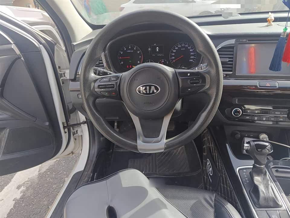 Kia K4