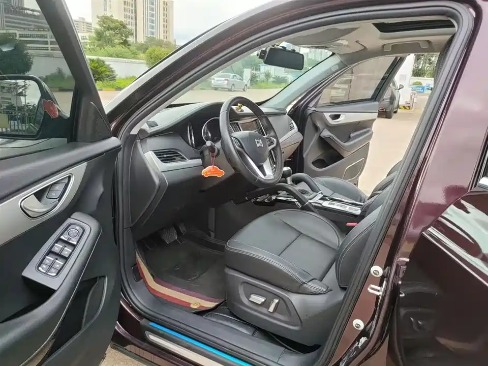 Zotye SR7