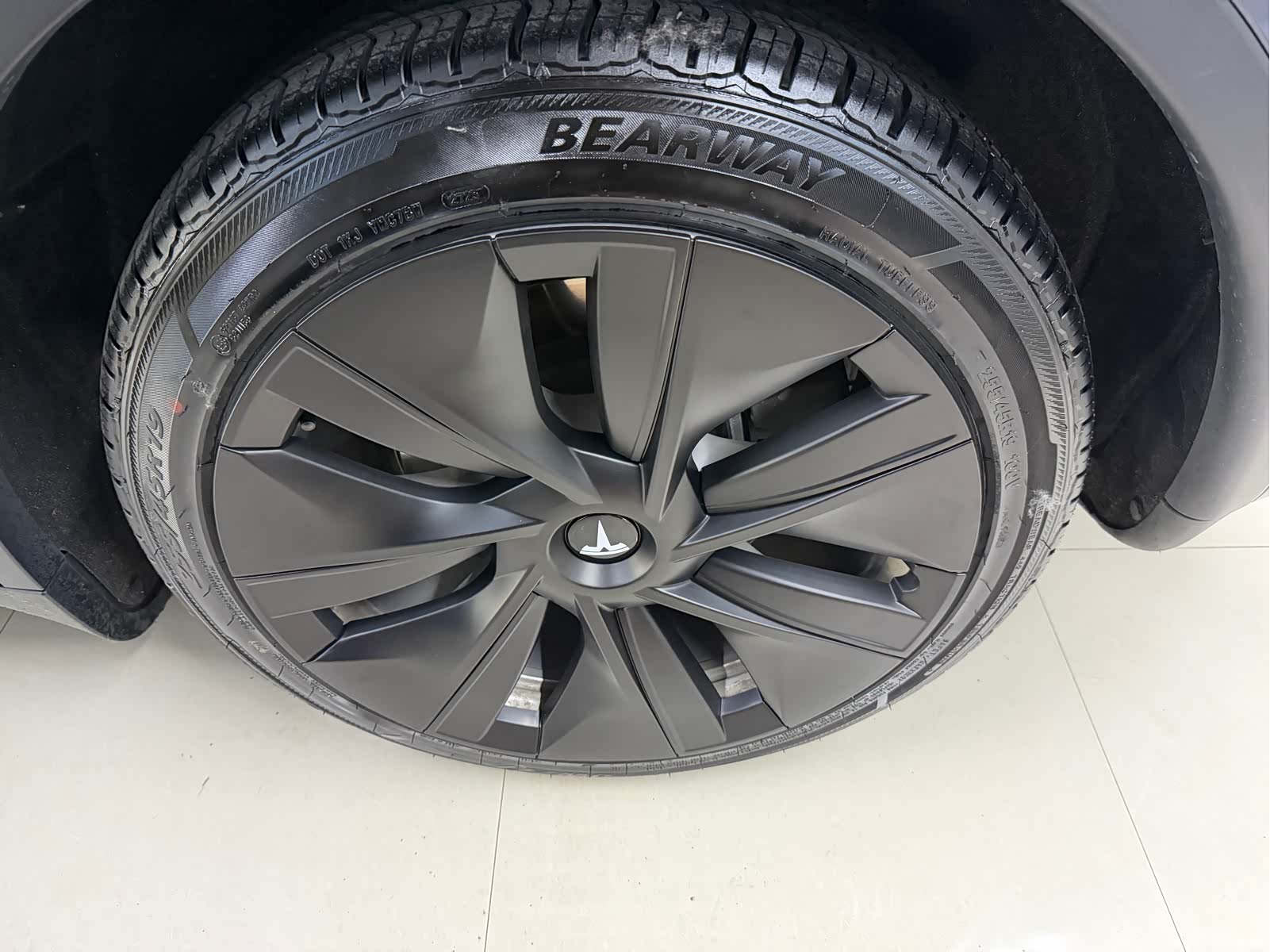 Tesla Model Y, 2023 10