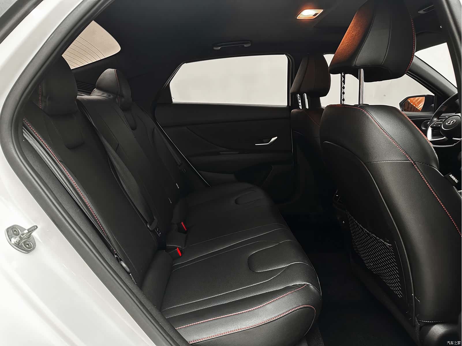 Hyundai Elantra, 2022 15