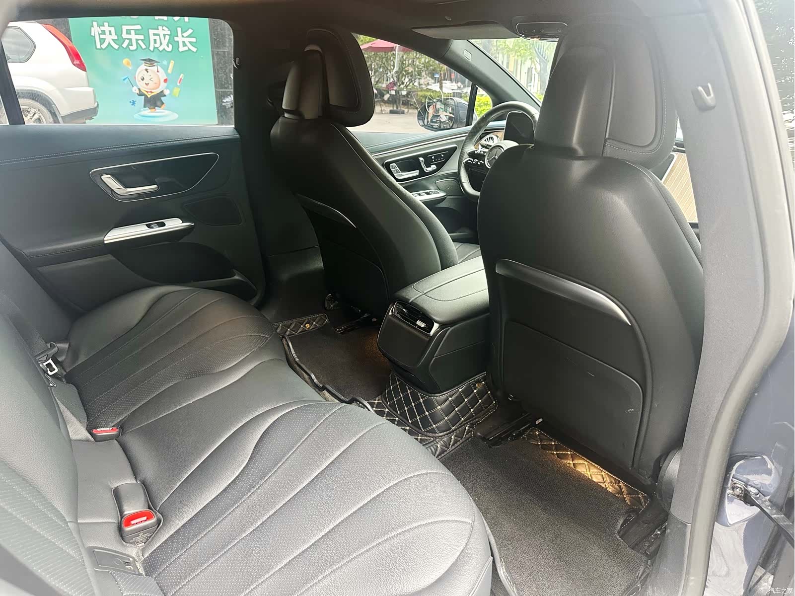 Mercedes-Benz EQE, 2024 16
