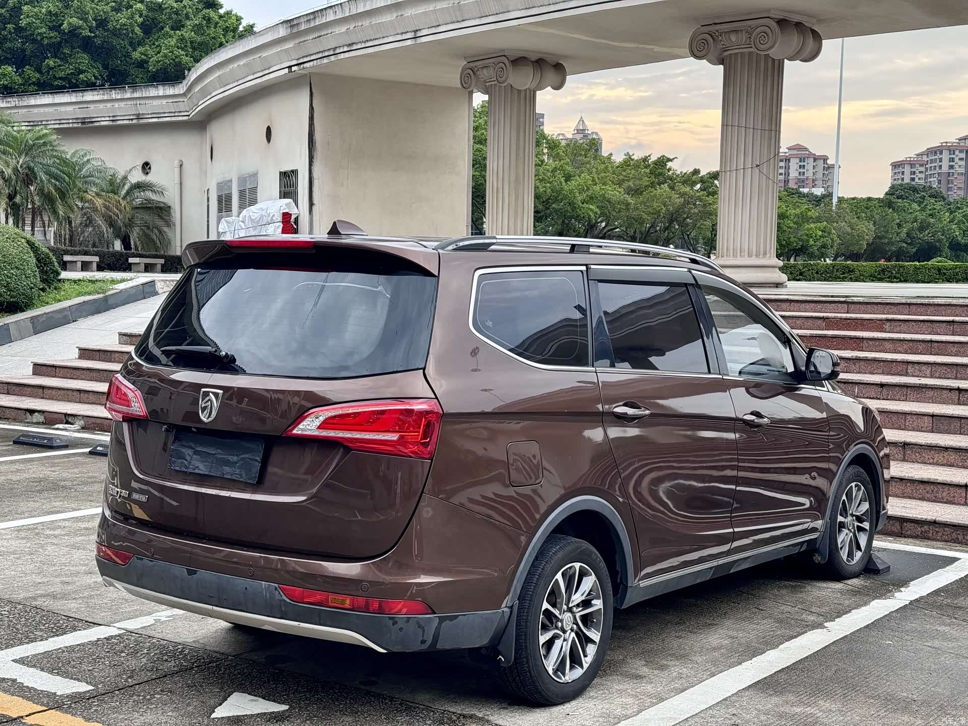 Wuling 730, 2017 9