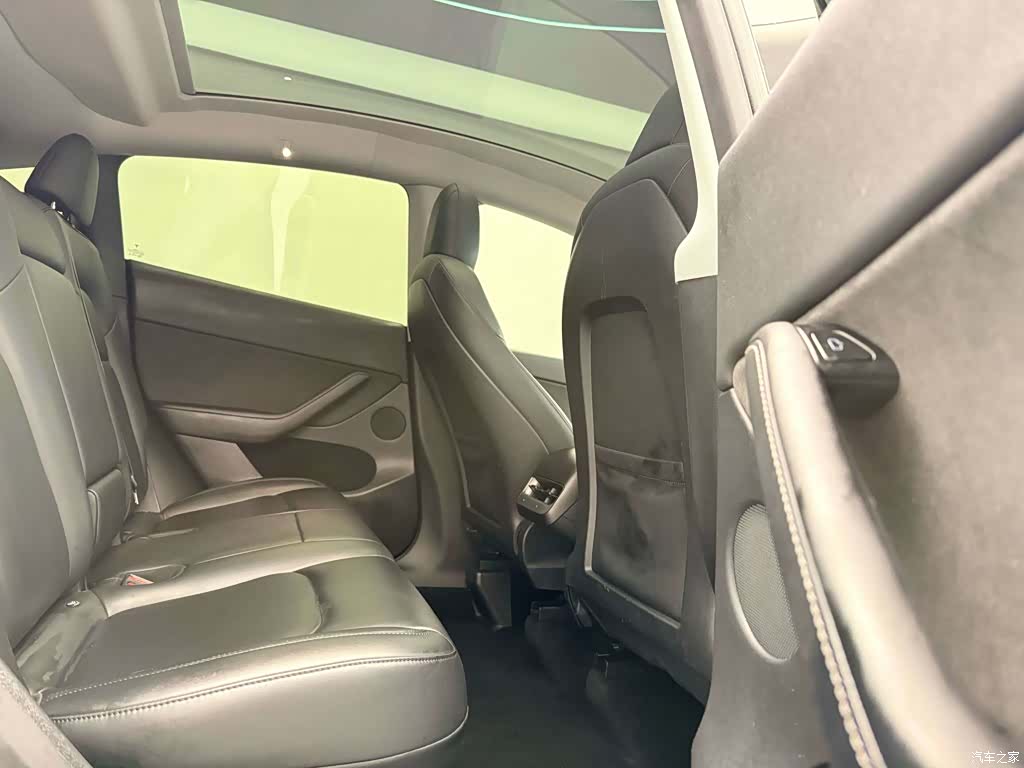 Tesla Model Y, 2021 11