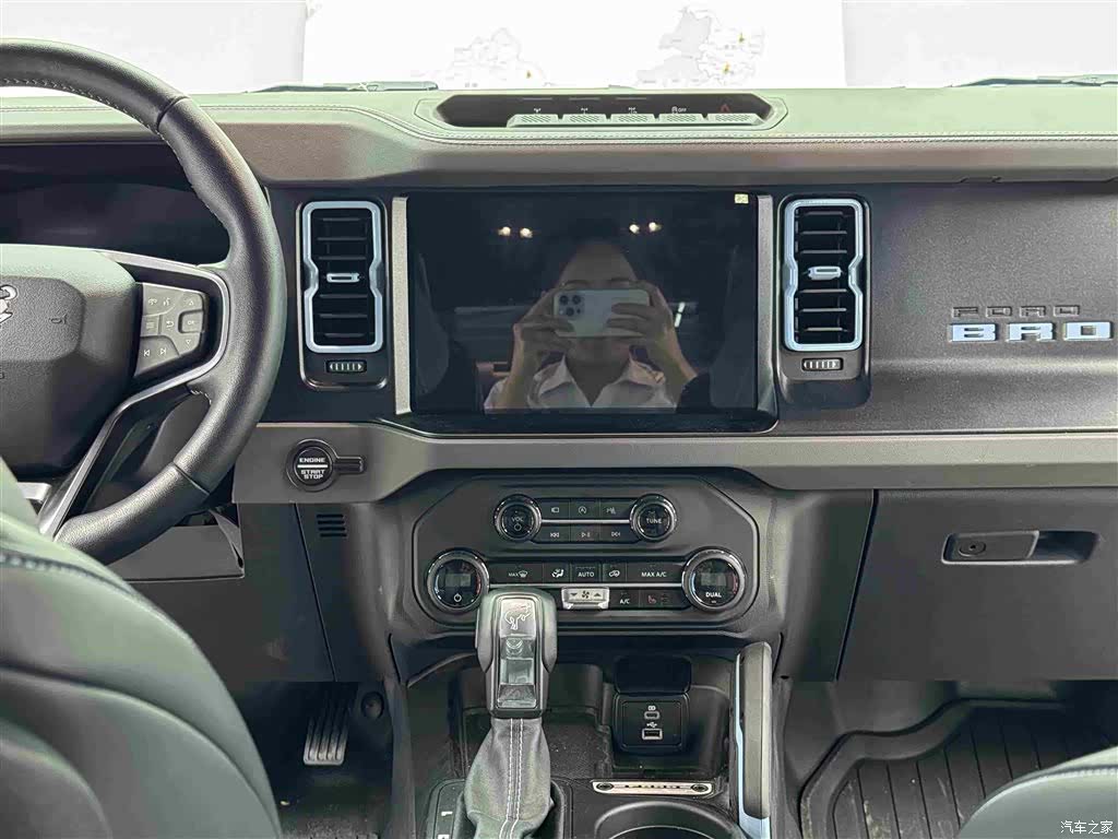 Ford Bronco, 2025 10
