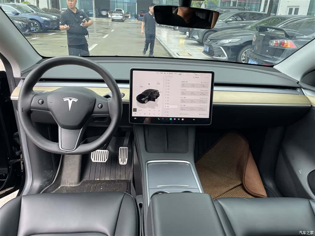 Tesla Model Y, 2023 все фото