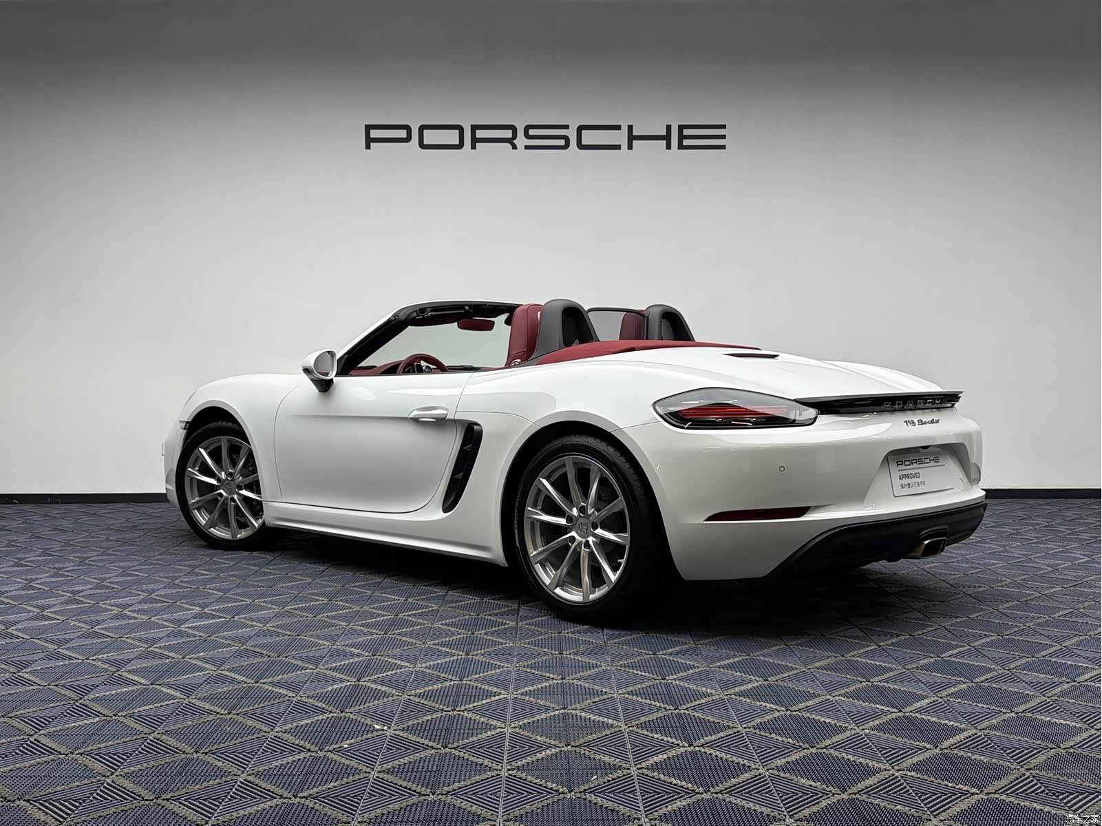 Porsche Boxster, 2026 3