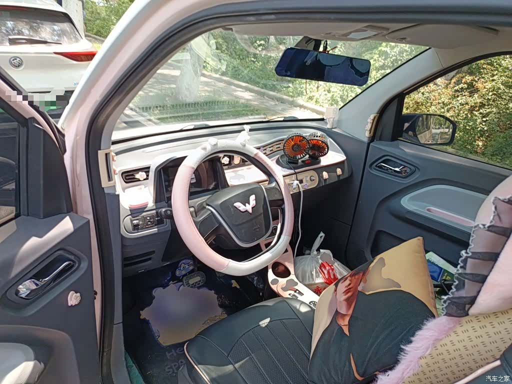 Wuling MINIEV, 2021 все фото