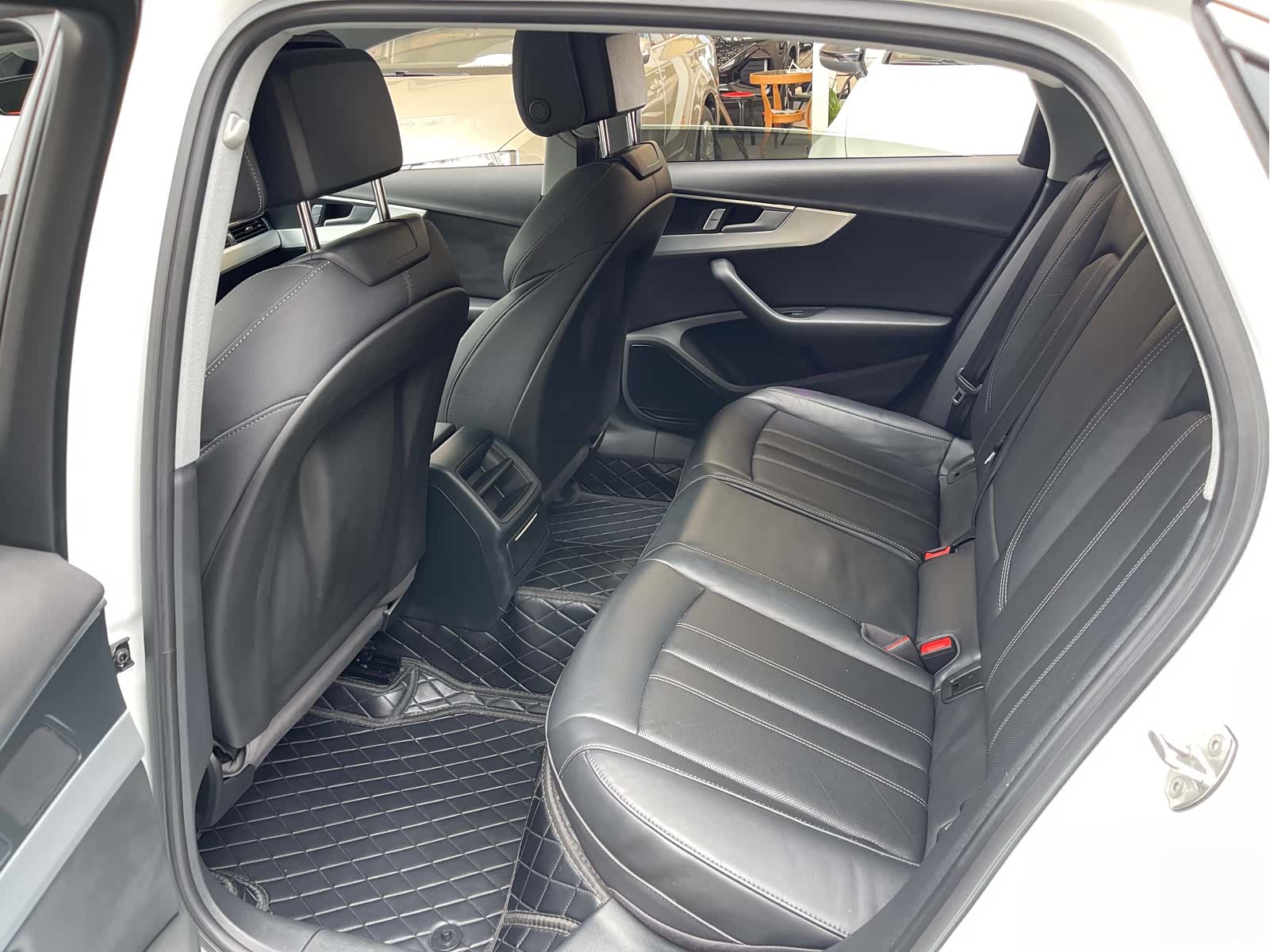 Audi A4L, 2024 10