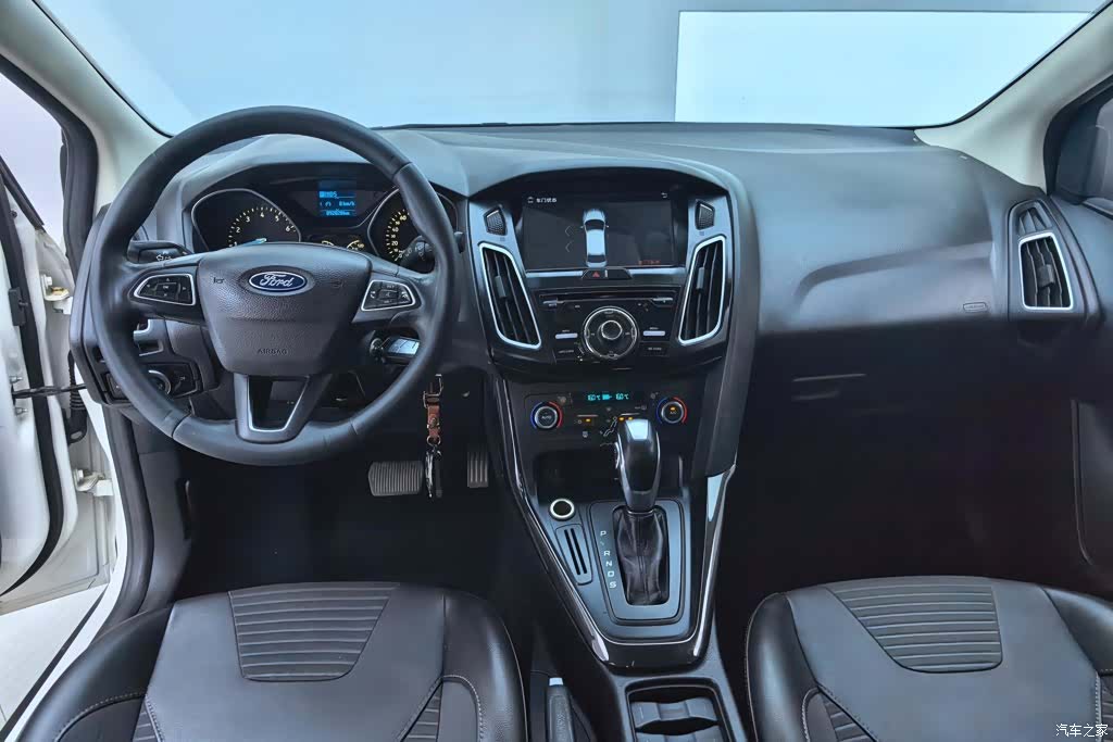 Ford Focus, 2016 12