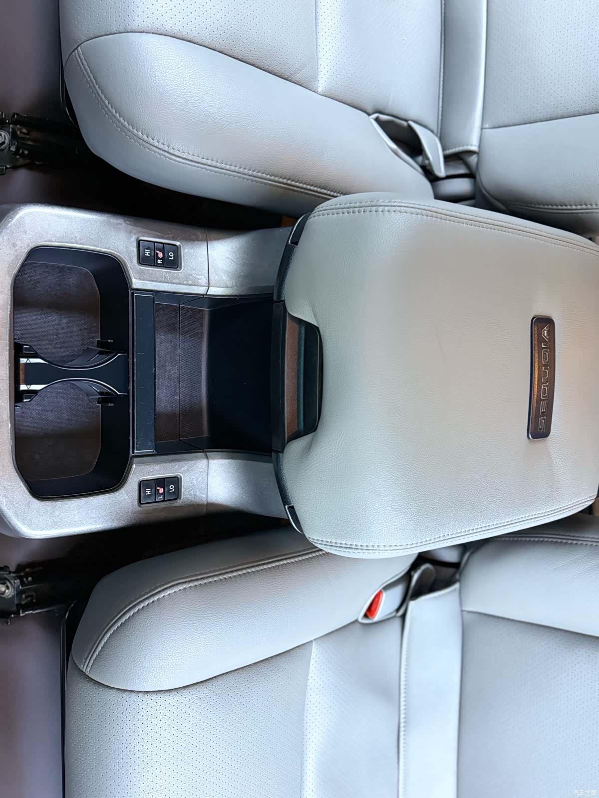 Toyota Sequoia, 2011 17
