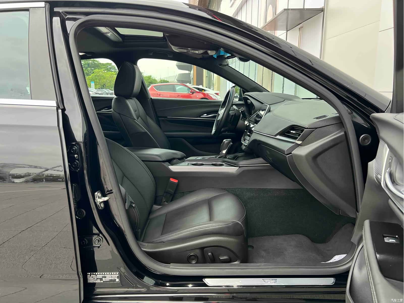 Cadillac CT4, 2023 13