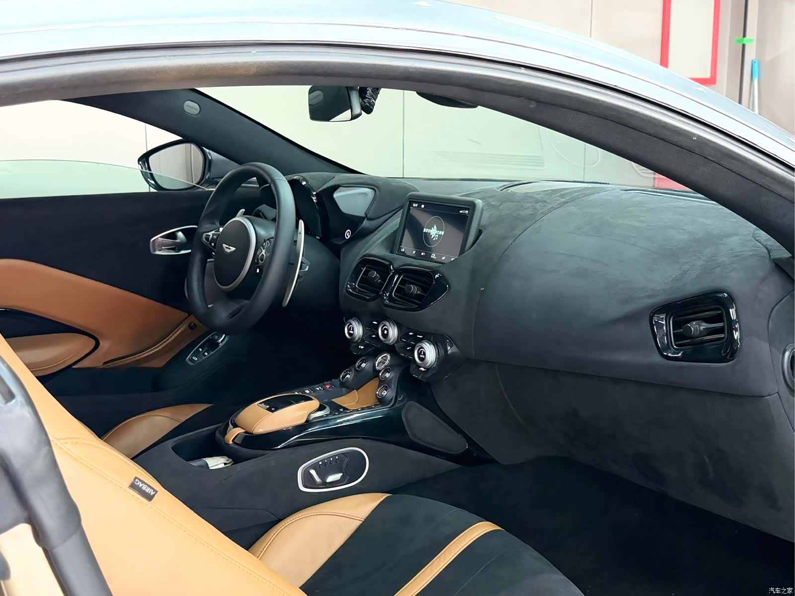 Aston Martin Vantage, 2019 15