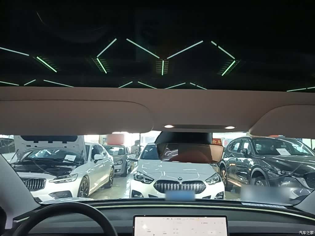 Tesla Model 3, 2024 18